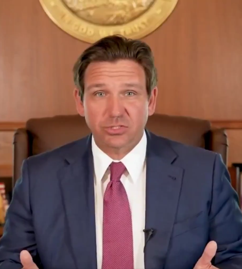 Imagen de Y Ron de Santis dice qué los 50 estados deben abolir los impustos sobre la propiedad!!. Dice esto es casi como si le estuvieran pagando un alquiler al gobierno por vivir en sus propias casas, esto está mal y tenemos que hacer algo al respecto. 